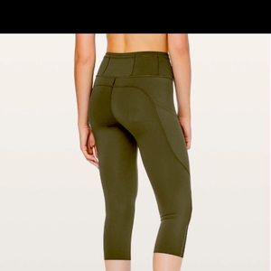 Lululemon Capri Pants in Olive dark green size 6